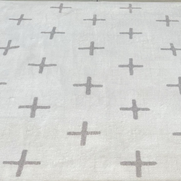Chic White Rug with Gray Cross Pattern - Picture 1 of 1